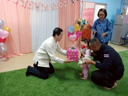 LINE_ALBUM_กิจกรรมทำบุญส่งท้ายปีเก่า ศพด_30 ธ_ค_ 68_260105_34.jpg - ศูนย์พัฒนาเด็กเล็กเทศบาลตำบลสันป่าตอง จัดโครงการเรียนรู้สู่โลกกว้าง อนุบาลวัยใส(กิจกรรมทำบุญส่งท้ายปีเก่าต้อนรับปีใหม่) | https://www.sanpatong.go.th